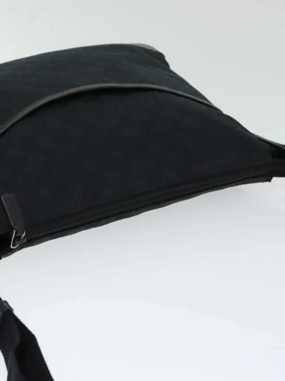 GUCCI GG Canvas Shoulder Bag Black 145857 Auth ep5062
